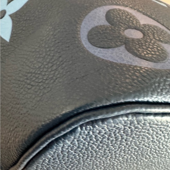 Louis Vuitton Neverfull MM Giant Monogram Empriente Leather Handbag Degrade Bleu - Picture 11 of 16